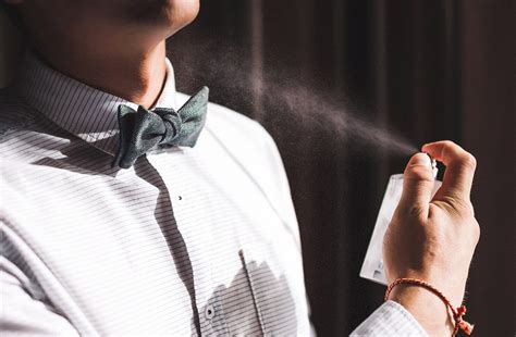 How to Spray Cologne: A Symphony of Scents and Sensibilities